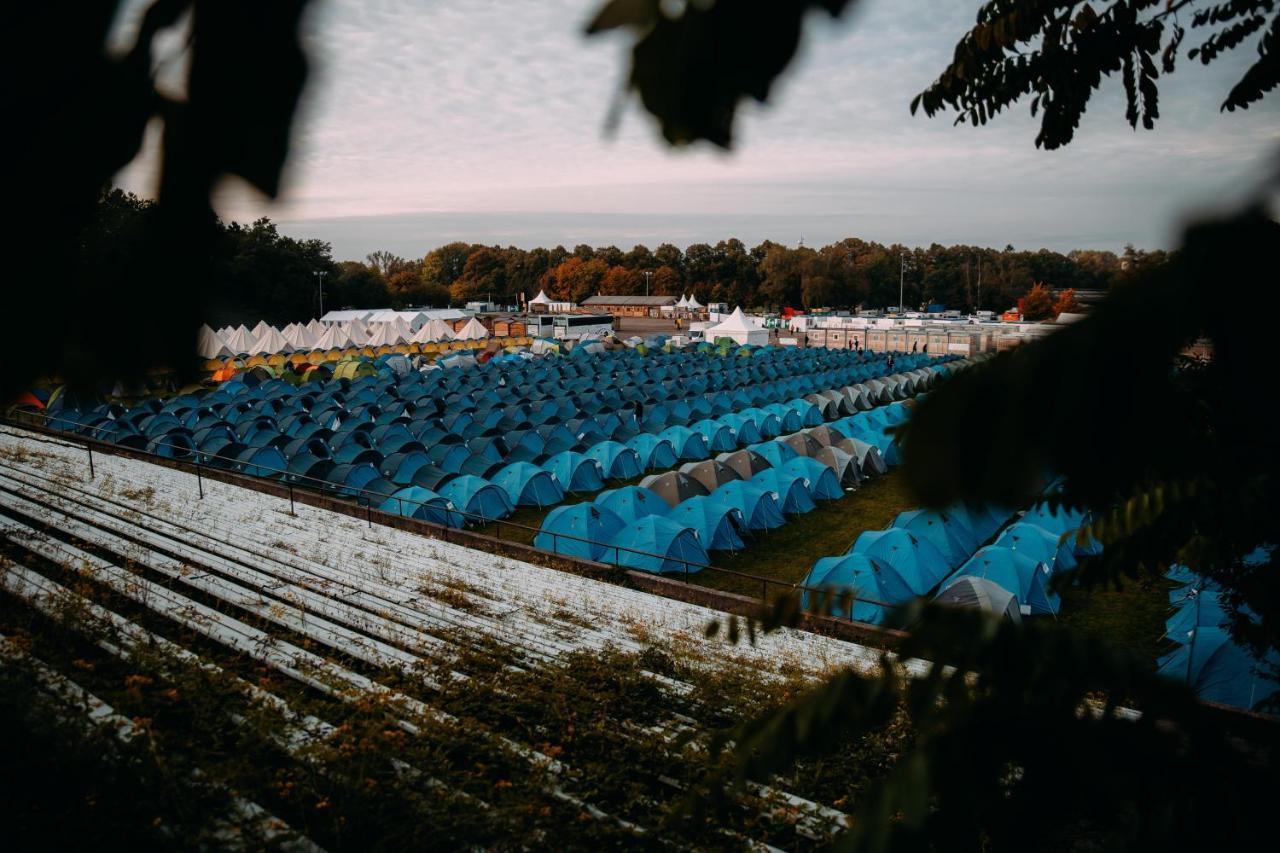 Esn Oktoberfest Campsite Hotel Munchen Bagian luar foto